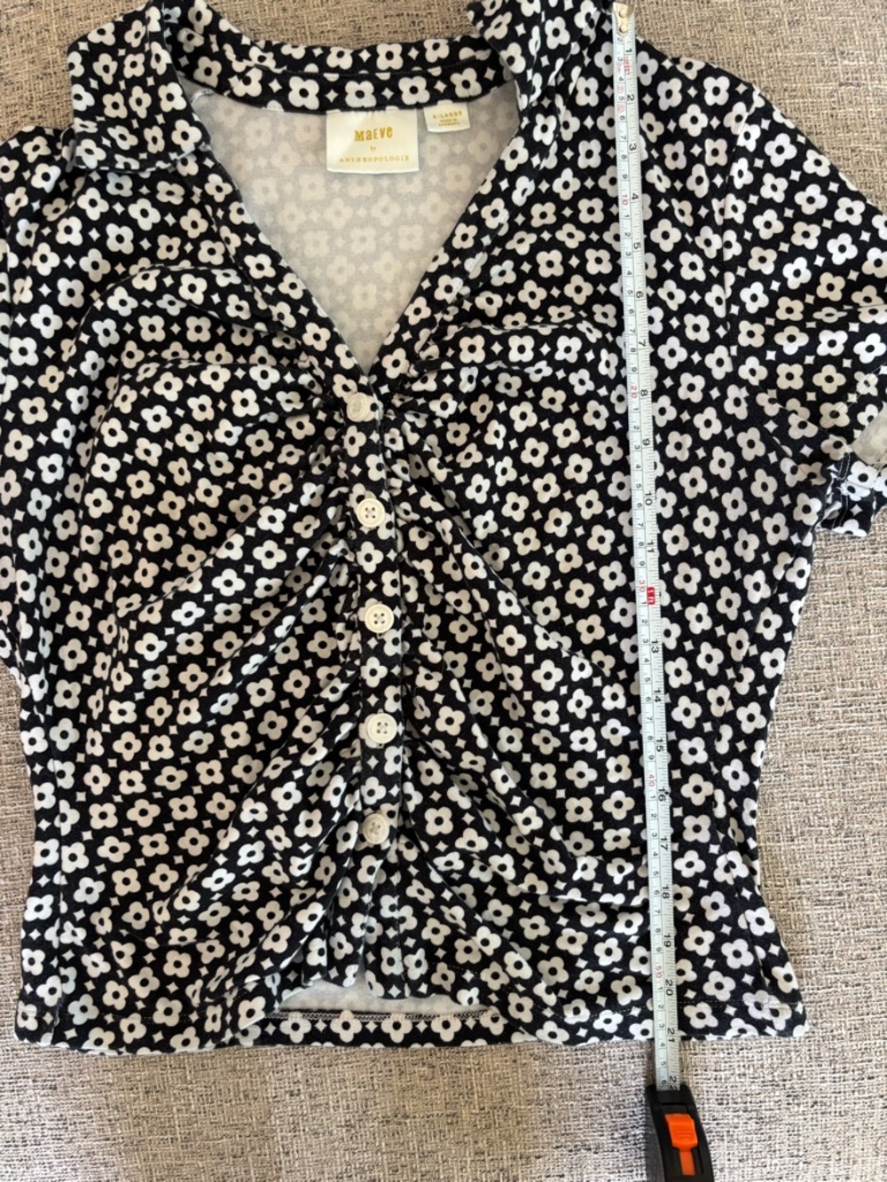 Anthropologie Black & White Floral Ruched Button-Front Top - Picture 5 of 6